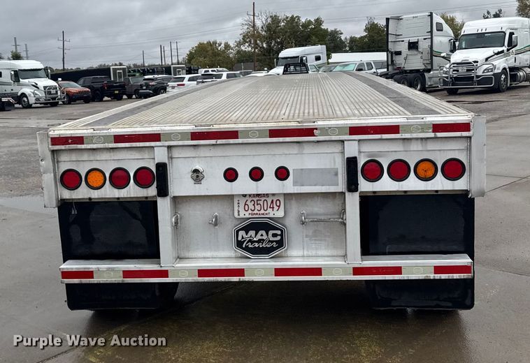 image for item EU6269 2018 Mac flatbed trailer