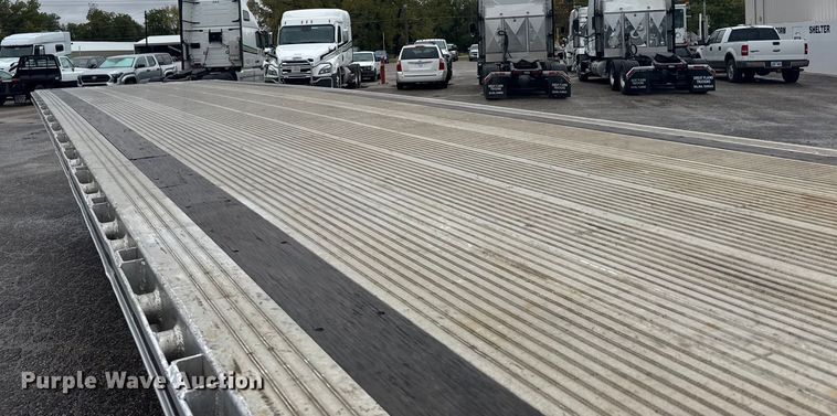 image for item EU6269 2018 Mac flatbed trailer