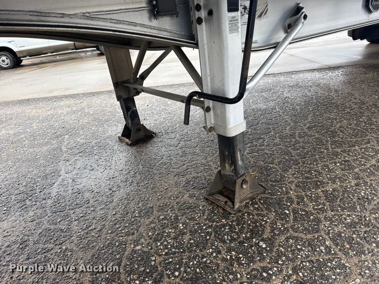 image for item EU6269 2018 Mac flatbed trailer