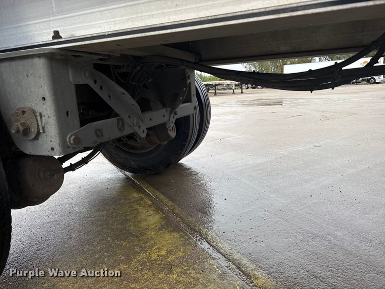 image for item EU6269 2018 Mac flatbed trailer