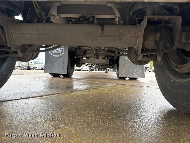 image for item EU6269 2018 Mac flatbed trailer