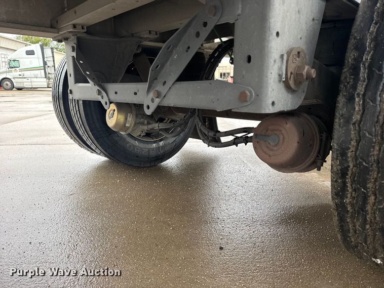 image for item EU6269 2018 Mac flatbed trailer