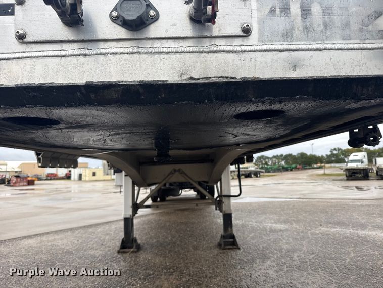 image for item EU6269 2018 Mac flatbed trailer