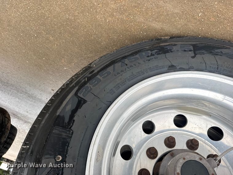 image for item EU6269 2018 Mac flatbed trailer