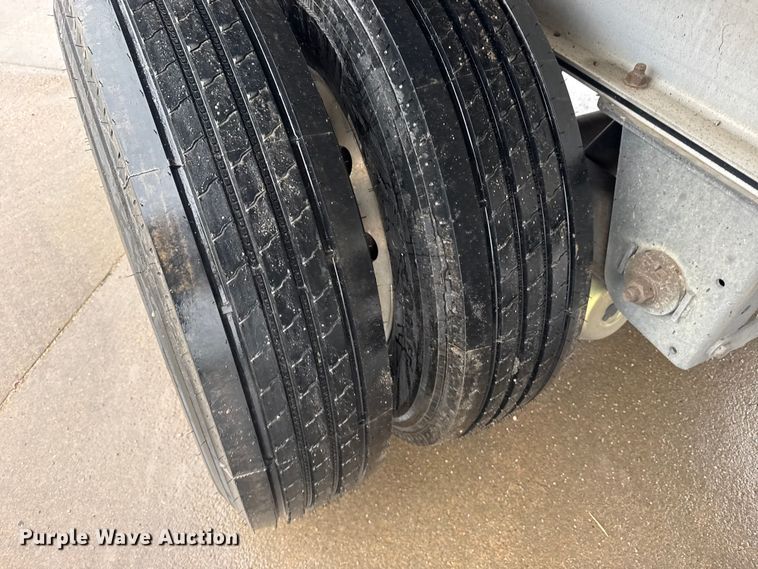 image for item EU6269 2018 Mac flatbed trailer