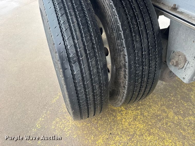 image for item EU6269 2018 Mac flatbed trailer