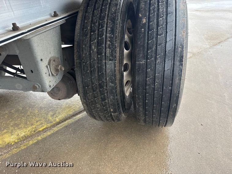 image for item EU6269 2018 Mac flatbed trailer