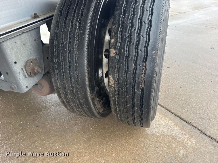 image for item EU6269 2018 Mac flatbed trailer