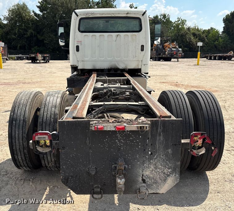 image for item EU7025 2009 Freightliner Business Class M2 truck cab and chassis