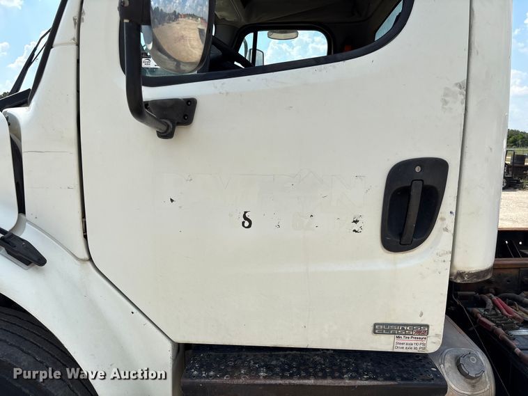 image for item EU7025 2009 Freightliner Business Class M2 truck cab and chassis