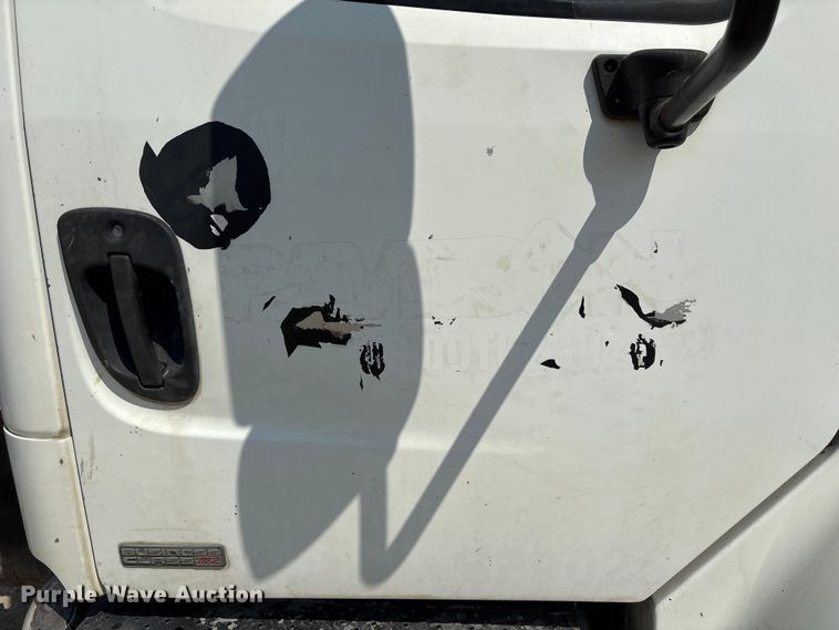 image for item EU7025 2009 Freightliner Business Class M2 truck cab and chassis