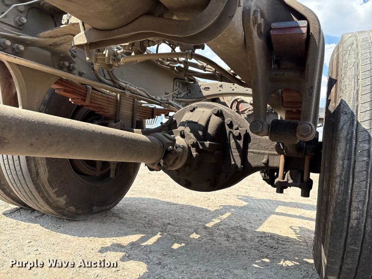 image for item EU7025 2009 Freightliner Business Class M2 truck cab and chassis