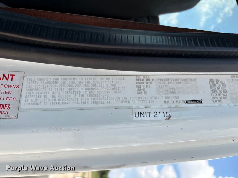 image for item EU7025 2009 Freightliner Business Class M2 truck cab and chassis