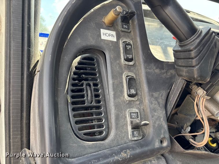 image for item EU7025 2009 Freightliner Business Class M2 truck cab and chassis