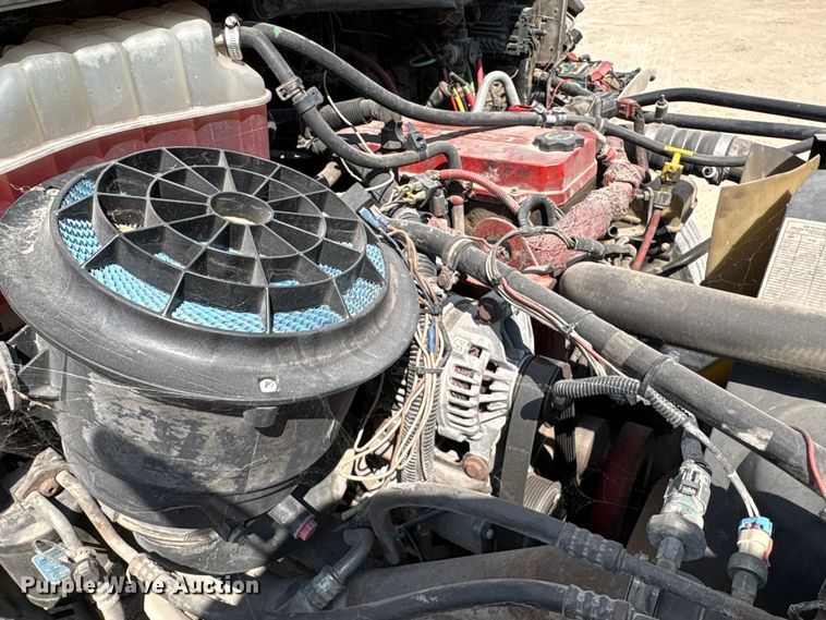 image for item EU7025 2009 Freightliner Business Class M2 truck cab and chassis