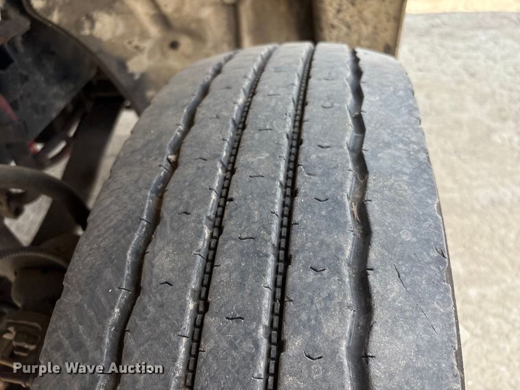 image for item EU7025 2009 Freightliner Business Class M2 truck cab and chassis