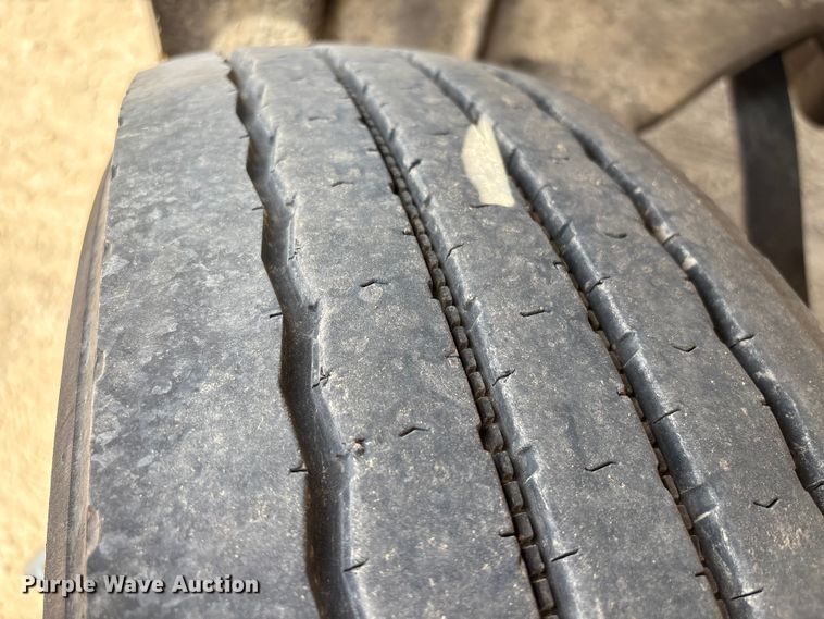 image for item EU7025 2009 Freightliner Business Class M2 truck cab and chassis