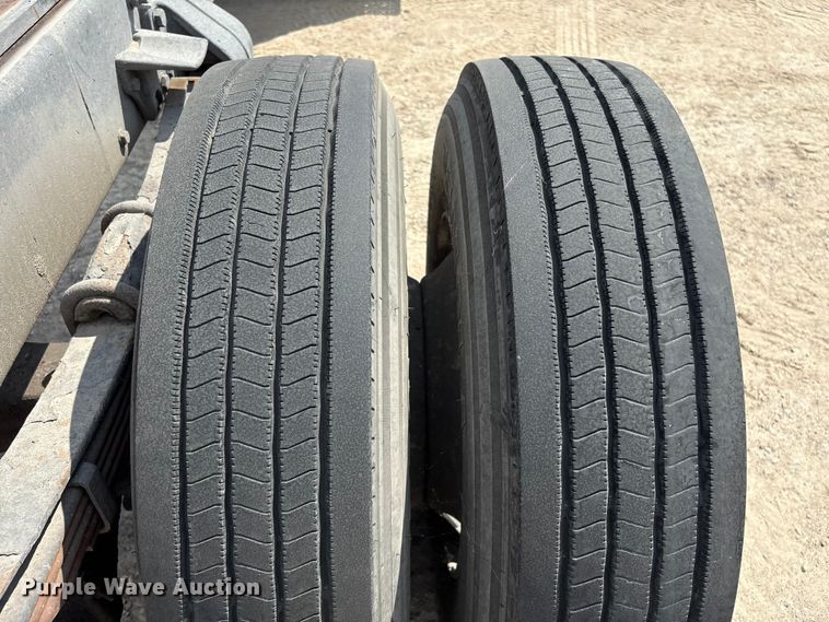 image for item EU7025 2009 Freightliner Business Class M2 truck cab and chassis