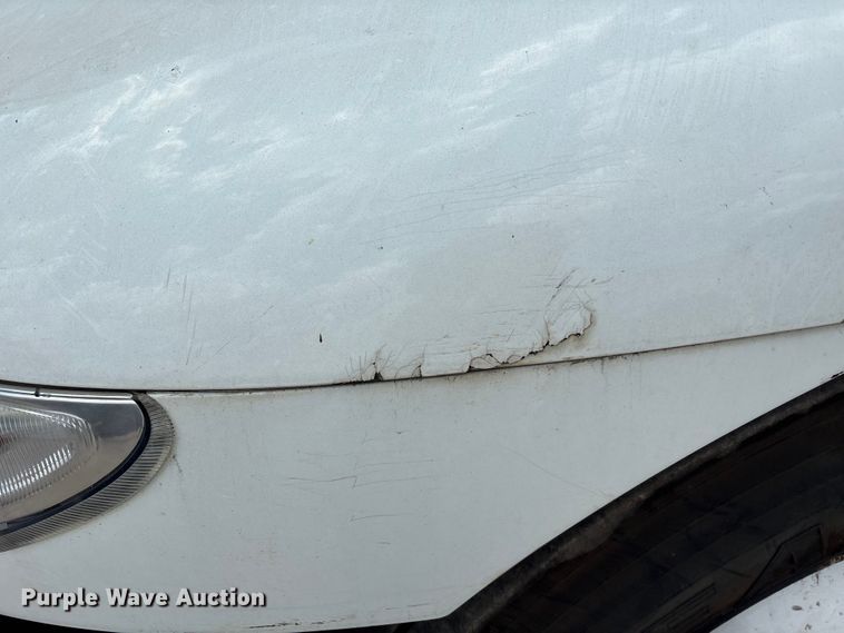 image for item EU7027 2003 International 4300 truck cab and chassis