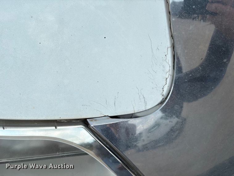 image for item EU7027 2003 International 4300 truck cab and chassis