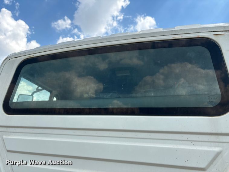 image for item EU7027 2003 International 4300 truck cab and chassis