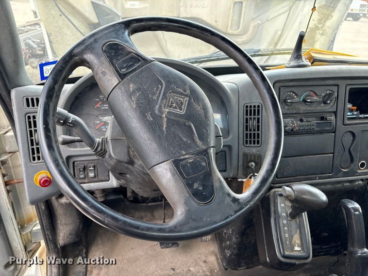 image for item EU7027 2003 International 4300 truck cab and chassis