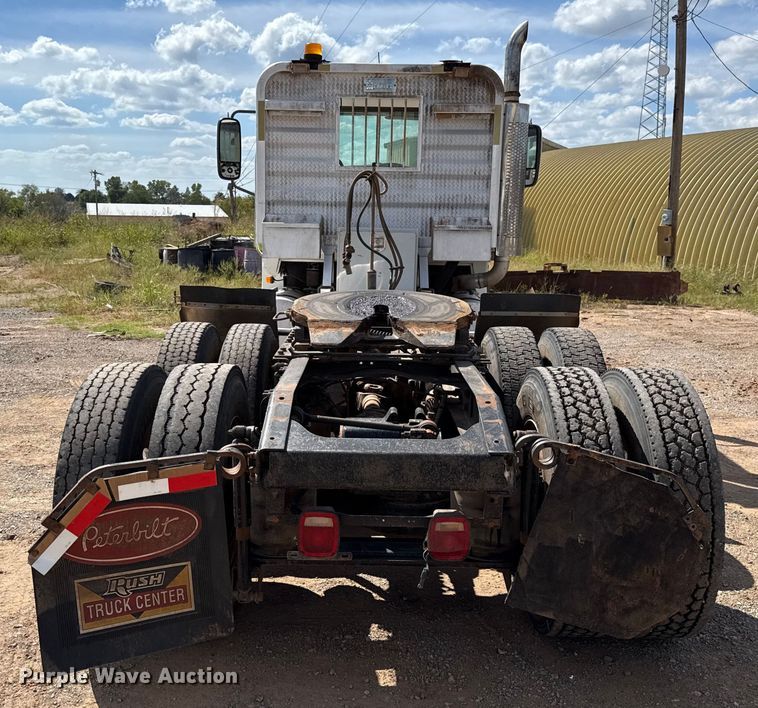 image for item GH9388 2006 Mack CHN613 semi truck