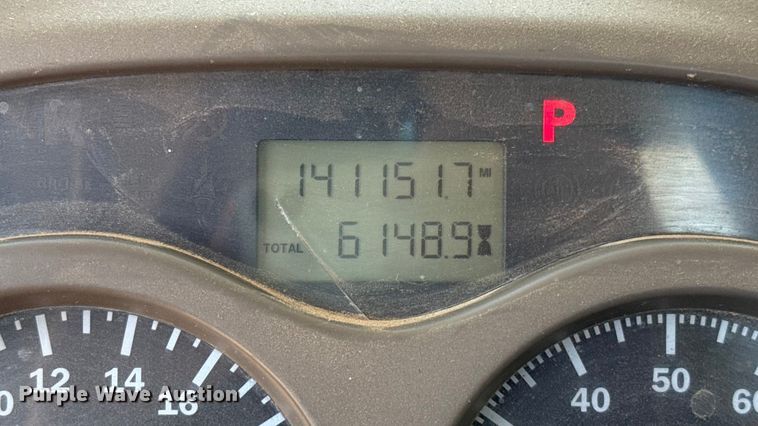 image for item GH9388 2006 Mack CHN613 semi truck