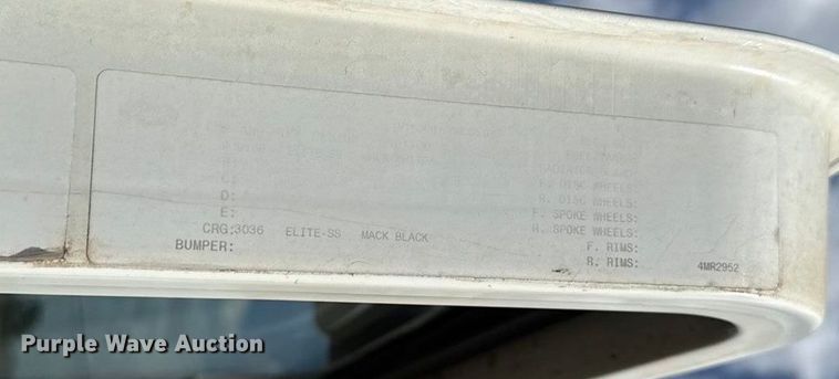 image for item GH9388 2006 Mack CHN613 semi truck