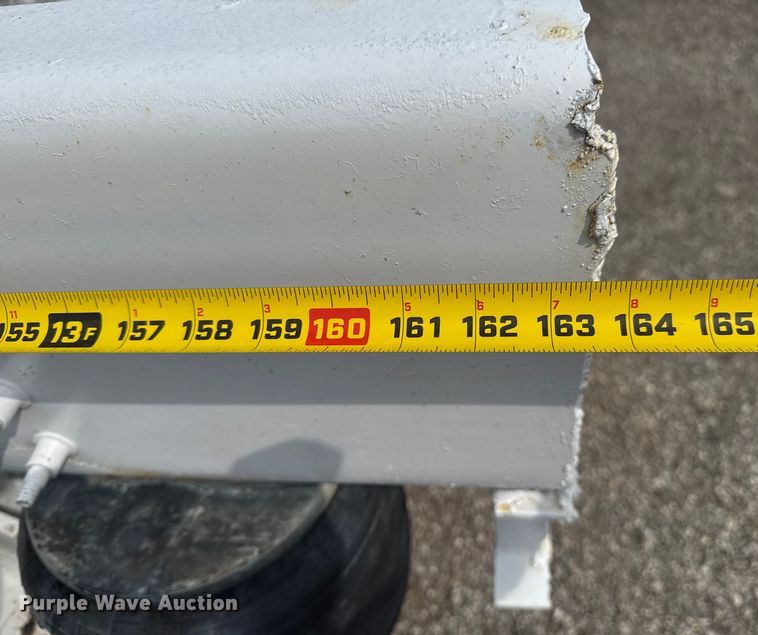 image for item NU9607 2014 Peterbilt 337 truck cab and chassis