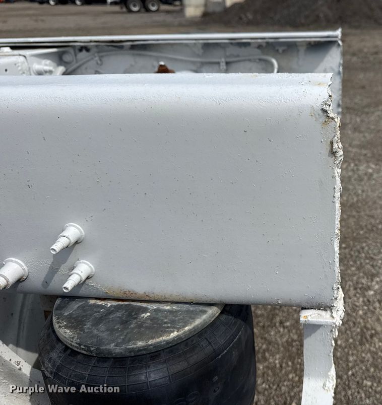 image for item NU9607 2014 Peterbilt 337 truck cab and chassis