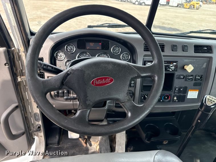 image for item NU9607 2014 Peterbilt 337 truck cab and chassis