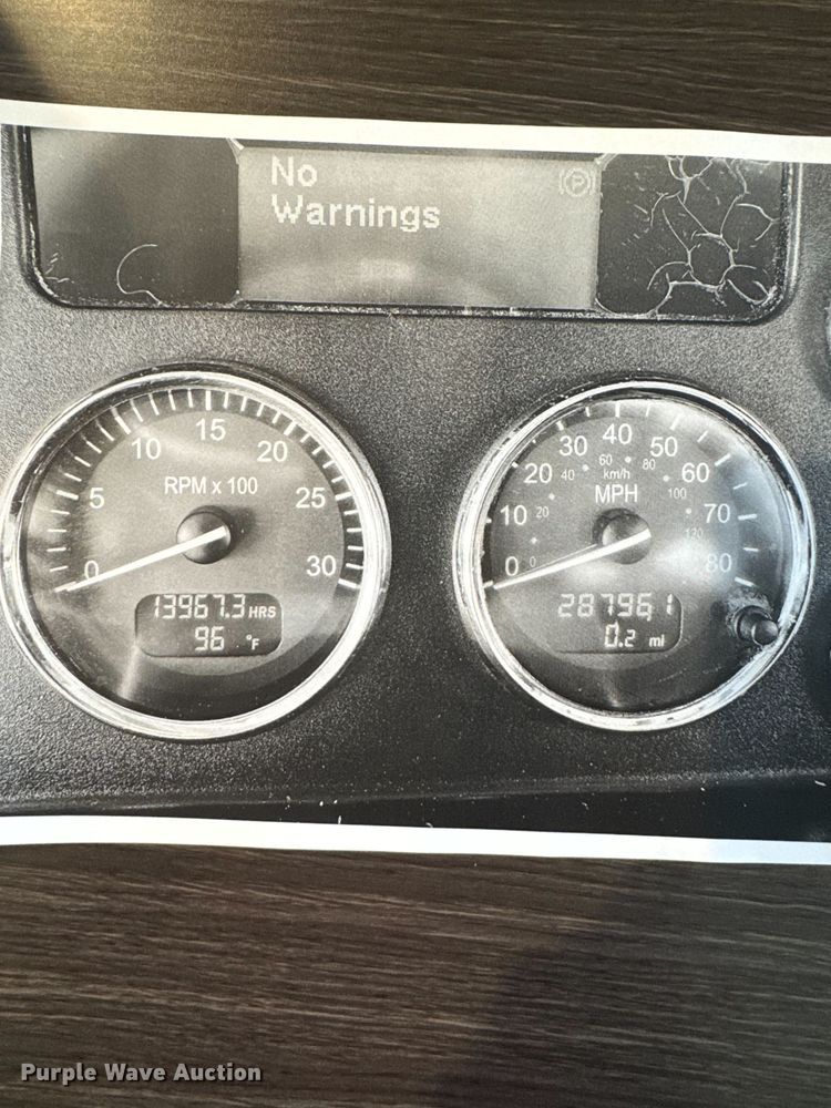 image for item NU9607 2014 Peterbilt 337 truck cab and chassis