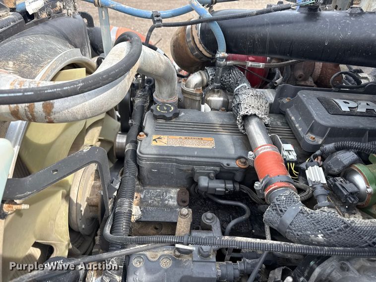 image for item NU9607 2014 Peterbilt 337 truck cab and chassis