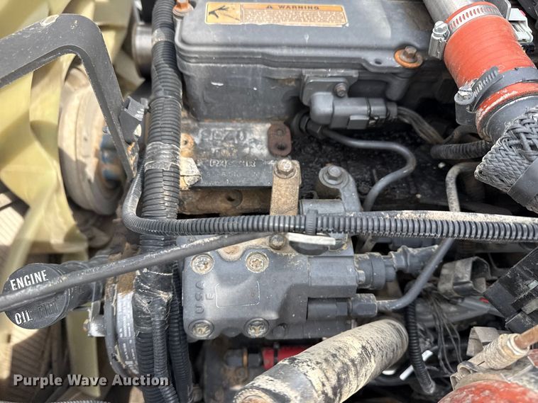 image for item NU9607 2014 Peterbilt 337 truck cab and chassis