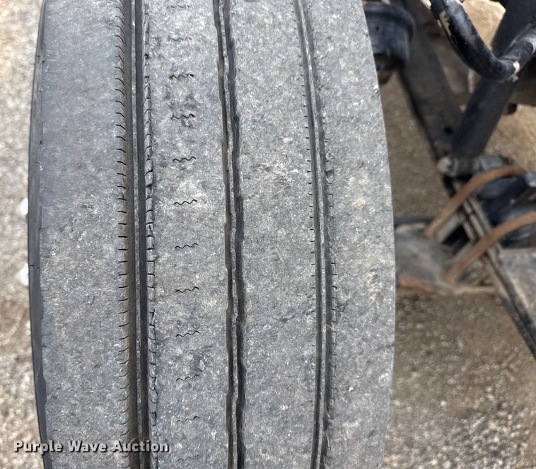 image for item NU9607 2014 Peterbilt 337 truck cab and chassis