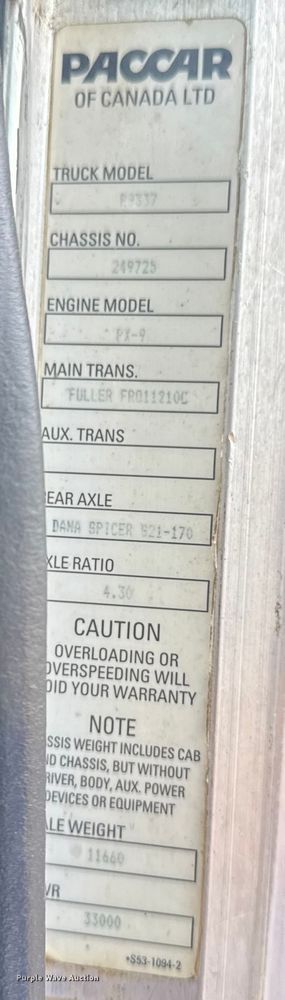 image for item NU9607 2014 Peterbilt 337 truck cab and chassis