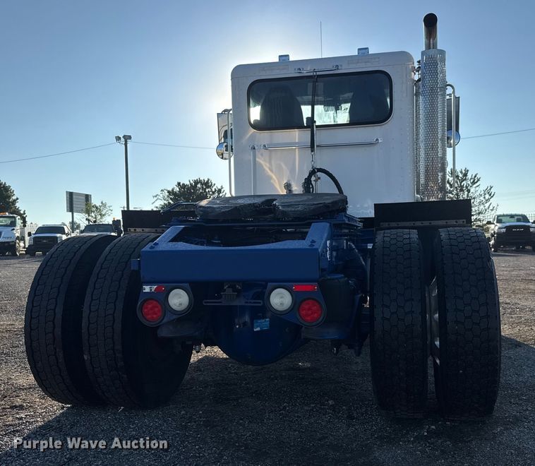 image for item NU9700 2011 Peterbilt 337 semi truck