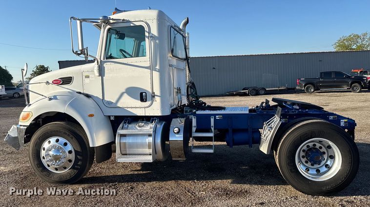 image for item NU9700 2011 Peterbilt 337 semi truck