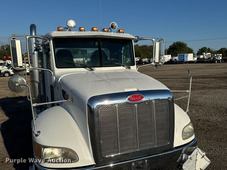 image for item NU9700 2011 Peterbilt 337 semi truck
