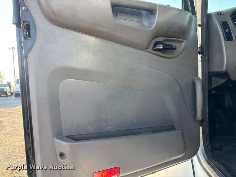 image for item NU9700 2011 Peterbilt 337 semi truck