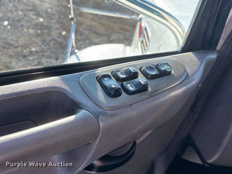 image for item NU9700 2011 Peterbilt 337 semi truck