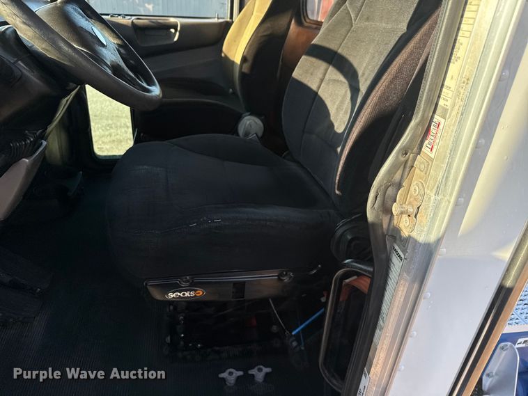 image for item NU9700 2011 Peterbilt 337 semi truck