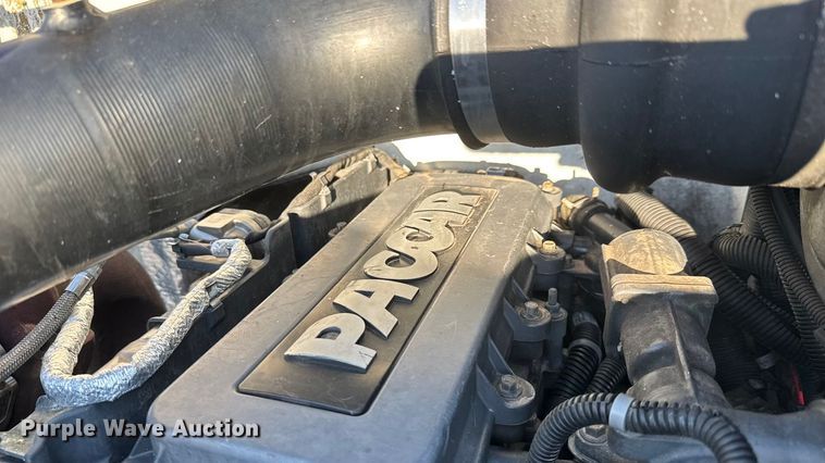 image for item NU9700 2011 Peterbilt 337 semi truck