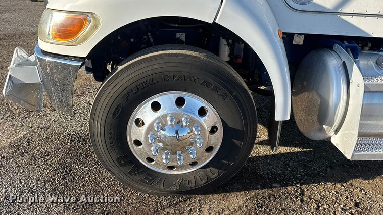 image for item NU9700 2011 Peterbilt 337 semi truck