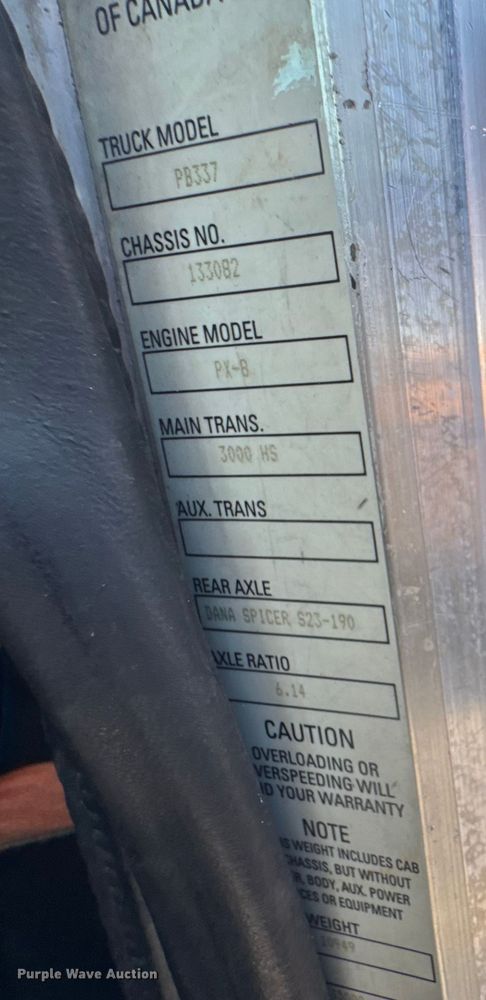 image for item NU9700 2011 Peterbilt 337 semi truck