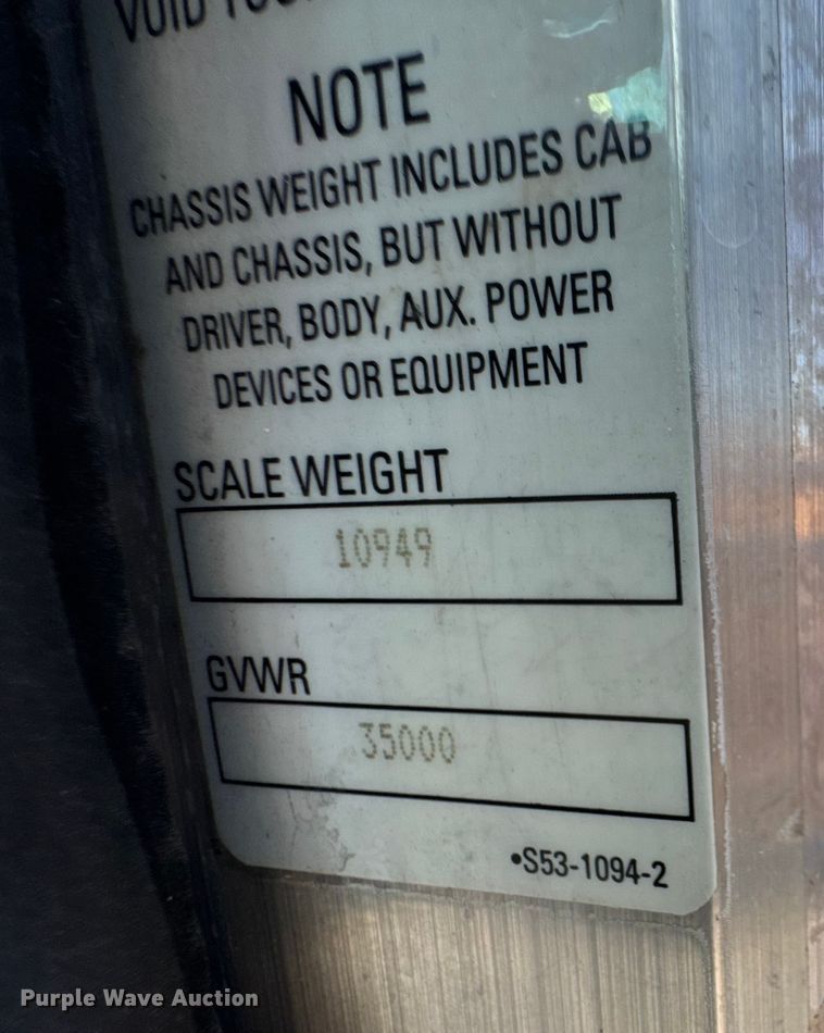 image for item NU9700 2011 Peterbilt 337 semi truck