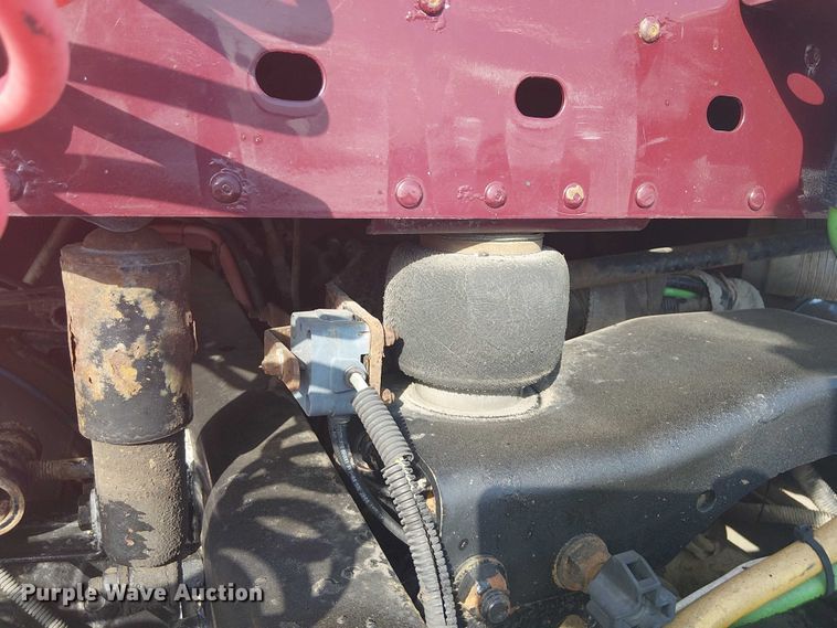 image for item NU9740 2004 Freightliner Columbia semi truck