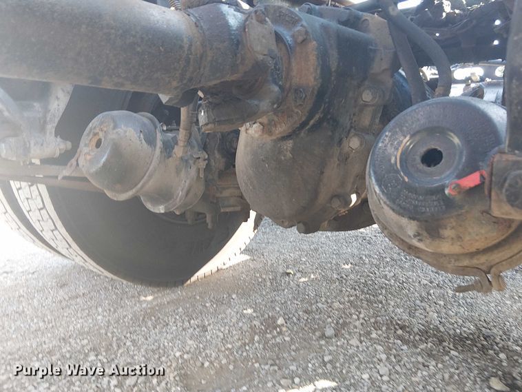 image for item NU9740 2004 Freightliner Columbia semi truck