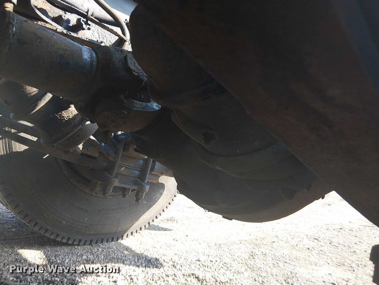 image for item NU9740 2004 Freightliner Columbia semi truck